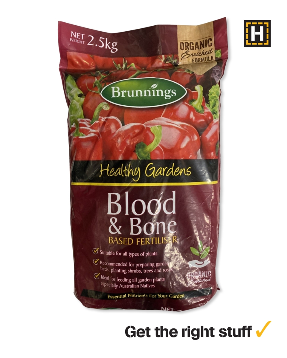 Brunnings Blood & Bone Based Fertiliser 2.5kg view 2
